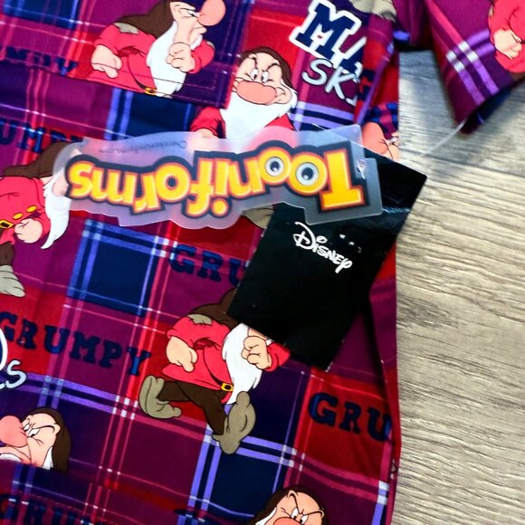 Disney Grumpy Seven Dwarfs Scrub Top Size M Red Plaid Print Health Care Unisex - Picture 10 of 16